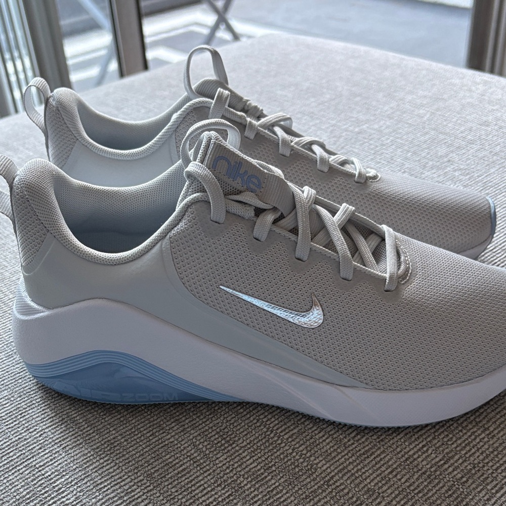 Nike Light Gray and Soft Blue Air Zoom Bella 7 Athletic Shoes - Picture 2 of 10